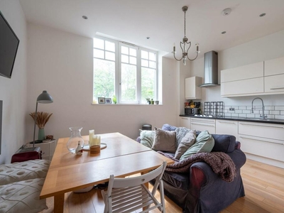 2 bedroom flat for rent in West Hill, West Hill, London, SW15
