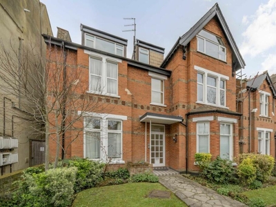 2 bedroom flat for sale in Madeley Road, London, W5