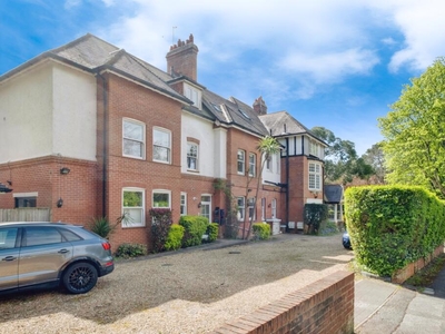 2 bedroom flat for sale in McKinley Road, Bournemouth, BH4