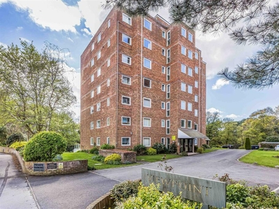 2 bedroom flat for sale in Sandbourne Road, Bournemouth, BH4