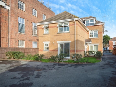 2 bedroom flat for sale in Wycliffe Road, Bournemouth, BH9