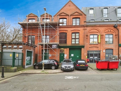 2 bedroom ground floor flat for sale in Briton Street, Leicester, LE3