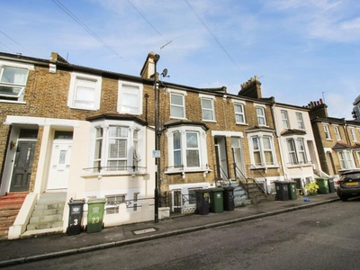 2 bedroom maisonette for rent in Elswick Road, Lewisham, London, SE13