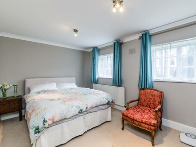 2 bedroom maisonette for rent in Parkhill Road, Belsize Park, London, NW3