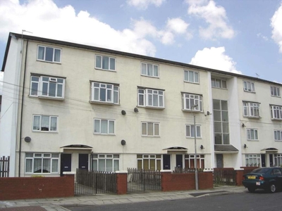 2 bedroom maisonette for sale in Calling Investors. In partnership with our Auction Company 49, L11