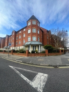 2 bedroom apartment for rent in Queens Crescent, Southsea, Hampshire, PO5