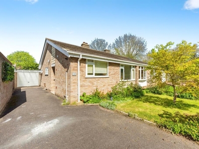 2 bedroom semi-detached bungalow for sale in Chapel Close, Bedford, MK41
