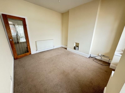 2 bedroom semi-detached house for rent in Dugdale Road, Coventry, CV6 1PD, CV6