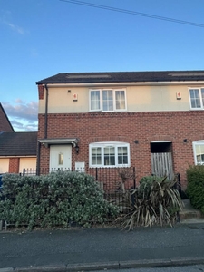 2 bedroom semi-detached house for rent in Park Road, Mexborough, S64