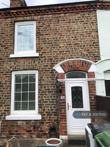 2 bedroom terraced house for rent in Mayfield Grove, York, YO24