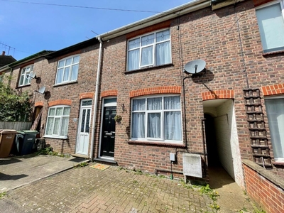 2 bedroom terraced house for sale in Moreton Road South, Luton, Bedfordshire, LU2 0TL, LU2
