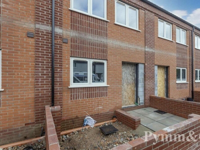 2 bedroom terraced house for sale in Starling Road, Norwich, NR3