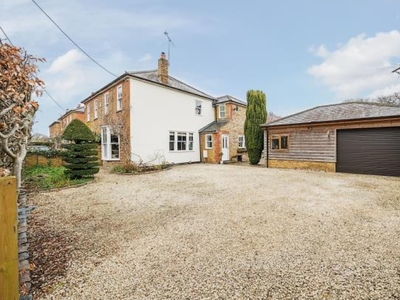 3 Bed House For Sale in Chobham, Surrey, GU24 - 5362505