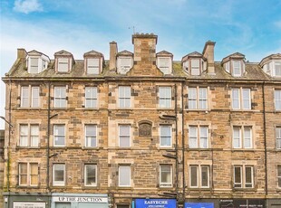 3 bed third floor flat for sale in Leith