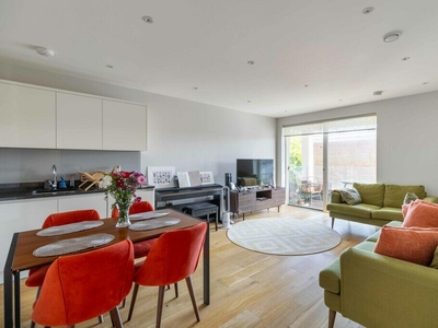 3 bedroom apartment for rent in Mackenzie House, Fulham, SW6