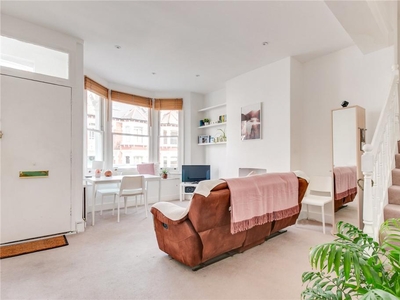 3 bedroom apartment for rent in Mirabel Road, London, SW6