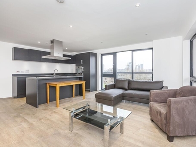3 bedroom apartment for rent in Upper North Street, E14