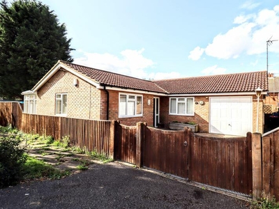 3 bedroom bungalow for sale in Stour Close, Bletchley, MK3