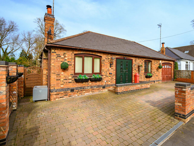 3 bedroom detached bungalow for sale in Mill Hill, Coventry, CV8