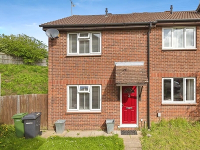 3 bedroom end of terrace house for sale in Gilderdale, LUTON, Bedfordshire, LU4