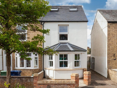 3 bedroom end of terrace house for sale in Howard Street East Oxford, OX4