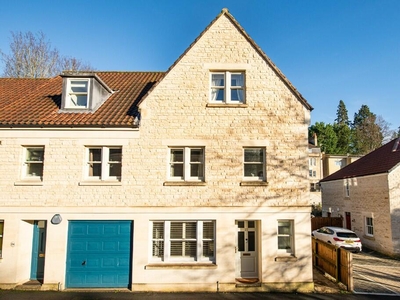 3 bedroom end of terrace house for sale in Manor Road, Bath, Somerset, BA1