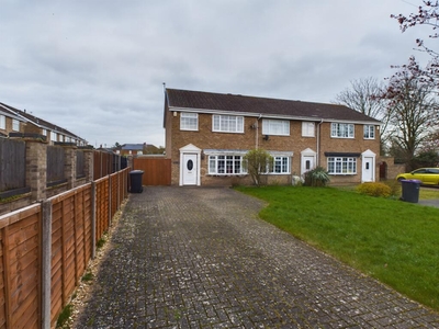 3 bedroom end of terrace house for sale in Ravensmoor Close, North Hykeham, LN6