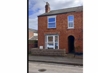 3 bedroom end of terrace house for sale in Wake Street, Lincoln, LN1