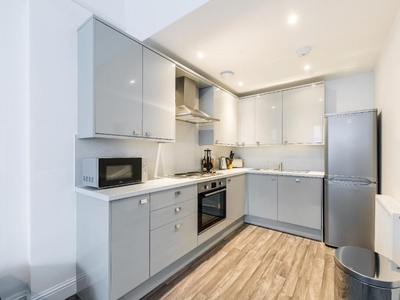 3 bedroom flat for rent in Bruntsfield Avenue, Bruntsfield, Edinburgh, EH10