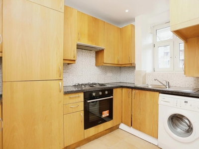 3 bedroom flat for rent in Tulse Hill, SW2