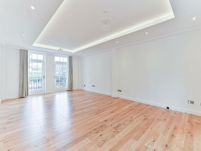 3 bedroom flat for rent in Walpole Street, Chelsea, London, SW3