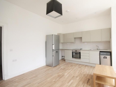 3 bedroom flat for rent in Witherington Road, Islington, N5