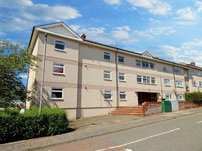 3 bedroom flat for sale in Shelley Road, Chelmsford, CM2
