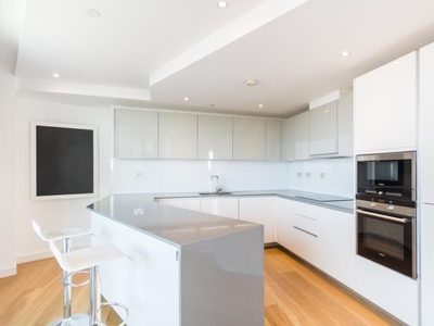 3 bedroom penthouse for rent in Camley Street London N1C