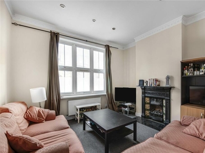 3 bedroom property for rent in Queenstown Road, London, SW8