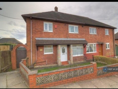 3 bedroom semi-detached house for rent in Dawlish Drive, Stoke-On-Trent, ST2