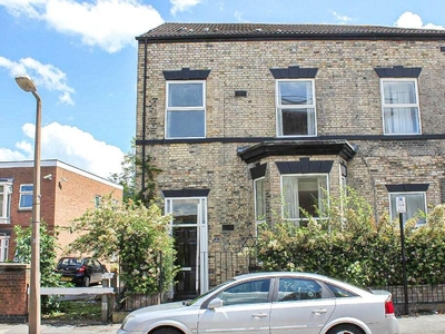 3 bedroom semi-detached house for rent in Linnaeus Street, Hull, East Riding Of Yorkshire, HU3