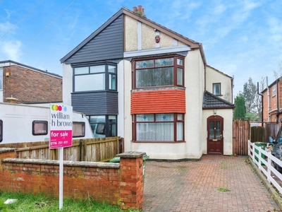 3 bedroom semi-detached house for sale in Braunstone Lane, Leicester, LE3