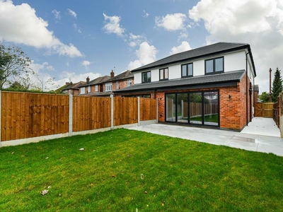 3 bedroom semi-detached house for sale in Chesterfield Drive, Burton Joyce, Nottingham, NG14