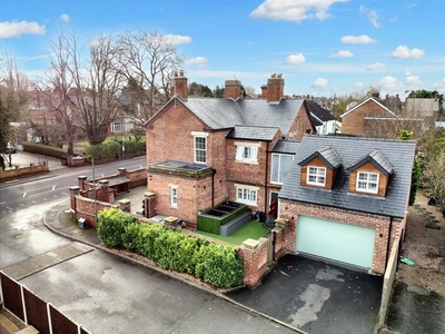 3 bedroom semi-detached house for sale in Derby Road, Sandiacre, NG10
