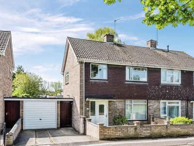 3 bedroom semi-detached house for sale in Juniper Drive, Oxford, OX4