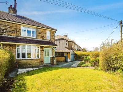 3 bedroom semi-detached house for sale in Vale Grove, Queensbury, Bradford, BD13