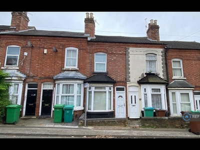 3 bedroom terraced house for rent in Gawthorne Street, Nottingham, NG7