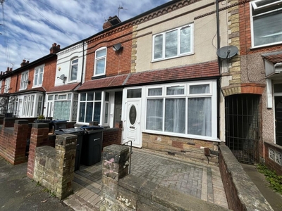 3 bedroom terraced house for rent in Grange Road, Kings Heath, Birmingham, West Midlands, B14