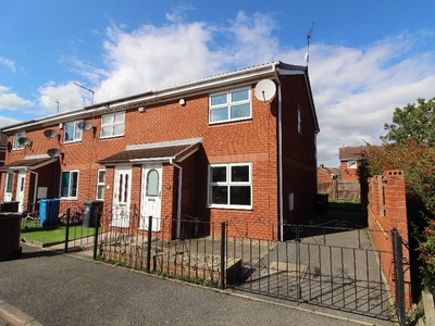 3 bedroom terraced house for rent in James Niven Court, Hull, East Riding Of Yorkshire, HU9