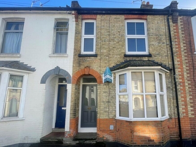 3 bedroom terraced house for rent in Martyrs Field Road , Canterbury , CT1