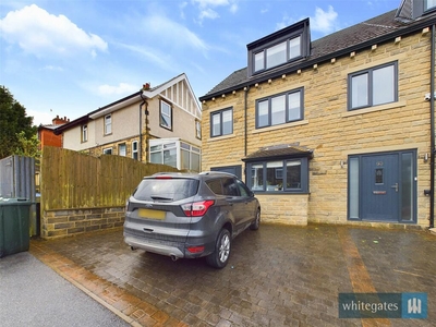3 bedroom town house for sale in Aberdeen Terrace, Clayton, Bradford, West Yorkshire, BD14