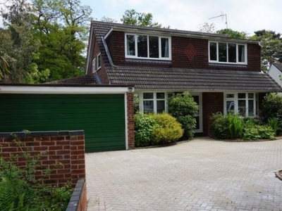 4 Bed House To Rent in Fleet, Hampshire, GU51 - 512