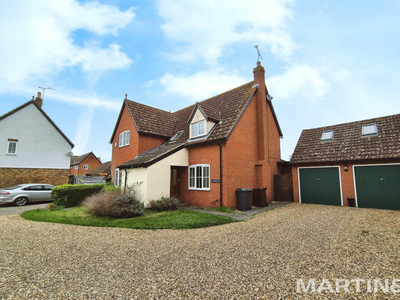 4 bedroom detached house for rent in Bridge Croft, Howe Street, Chelmsford, CM3