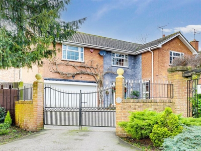 4 bedroom detached house for sale in Alwood Grove, Clifton Village, Nottinghamshire, NG11 8PS, NG11